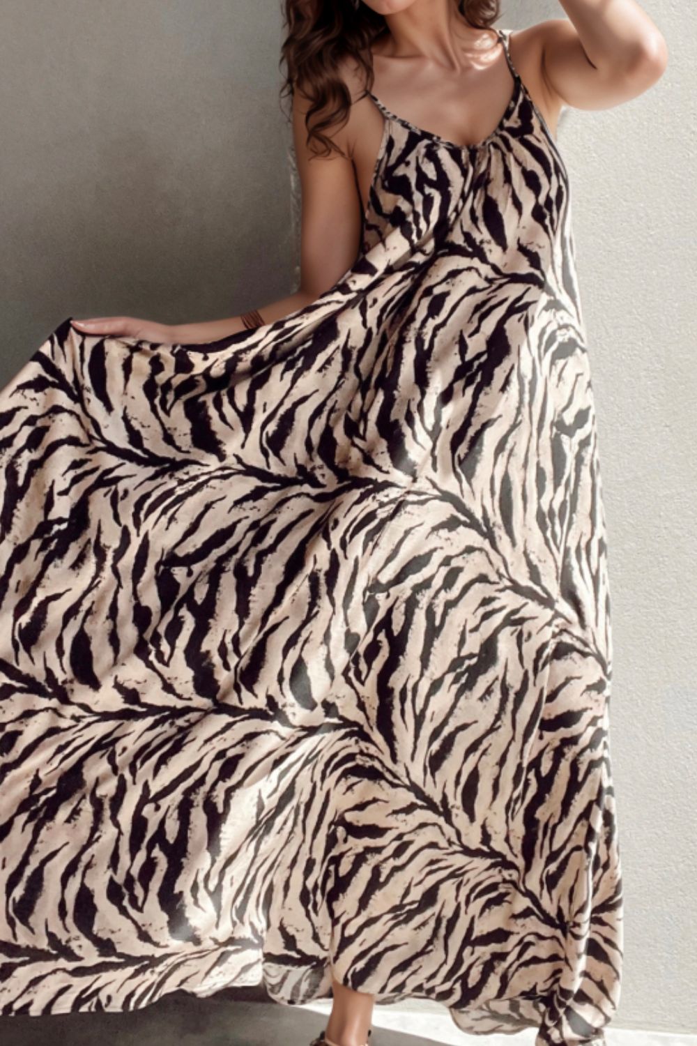 Lightweight maxi dress with abstract print and adjustable tie back