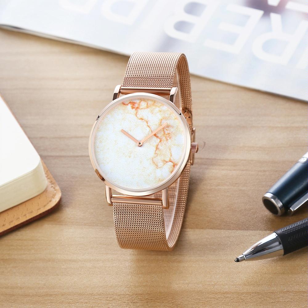 Stylish Women Quartz Watch with Gold Alloy Case and Stainless Steel Band - Round Dial - Wa0727D