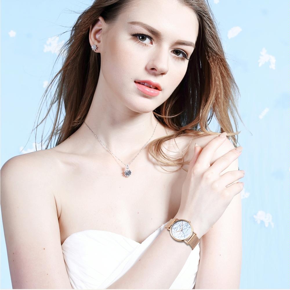 Stylish Women Quartz Watch with Gold Alloy Case and Stainless Steel Band - Round Dial - Wa0727D