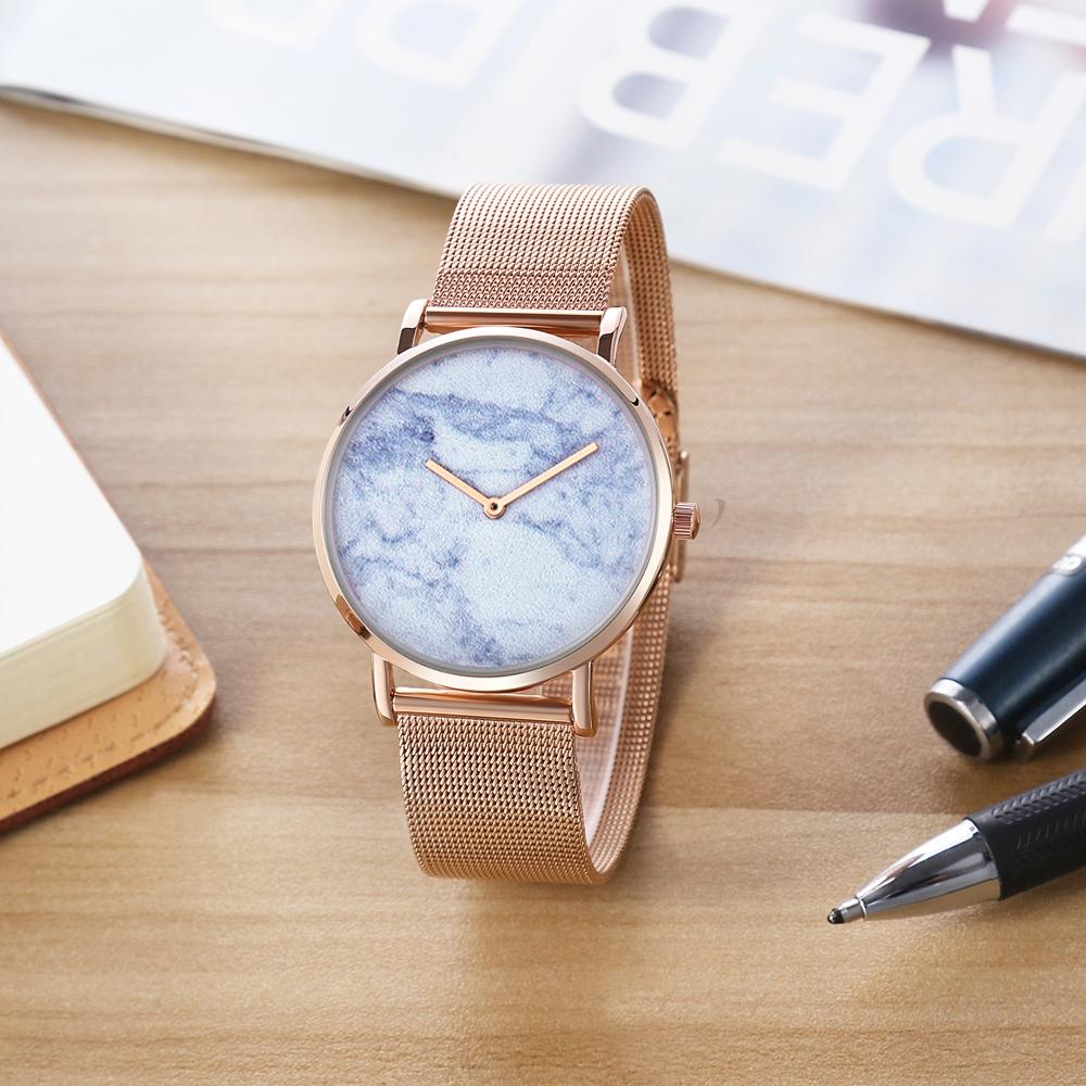 Stylish Women Quartz Watch with Gold Alloy Case and Stainless Steel Band - Round Dial - Wa0727D