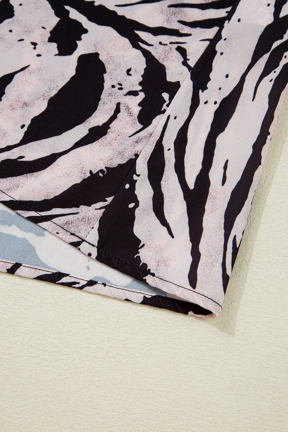 Lightweight maxi dress with abstract print and adjustable tie back