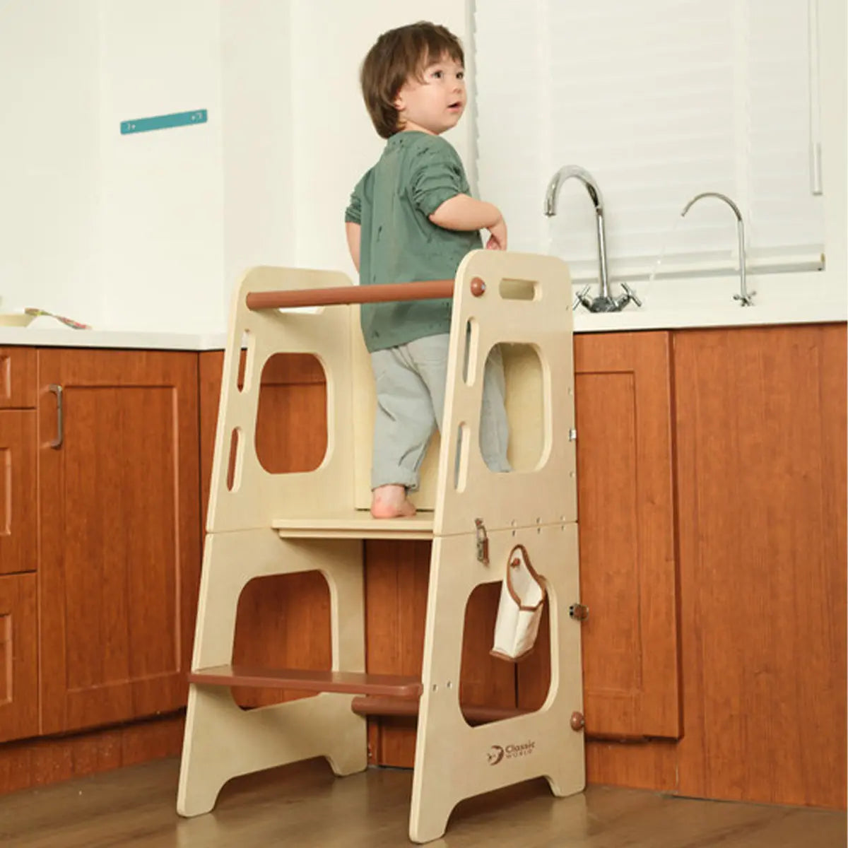 Classic World Convertible Helper Tower-table Femina Worldwide