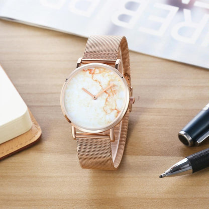 Stylish Women Quartz Watch with Gold Alloy Case and Stainless Steel Band - Round Dial - Wa0727D